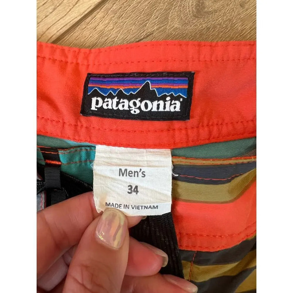 MENS PATAGONIA STRIPED EMBROIDERED WAVEFARER BOARD SHORTS - Picture 3 of 5